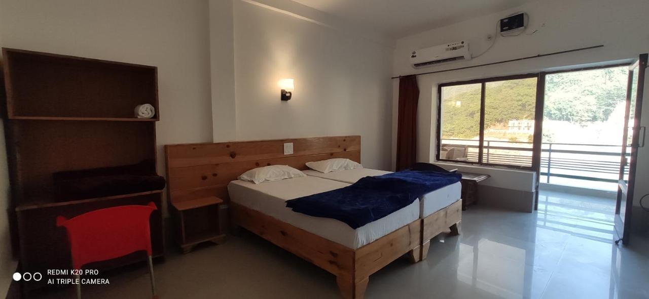H7 Stay On The Ganges, Yoga & Spa Resort, Rishīkesh Екстериор снимка