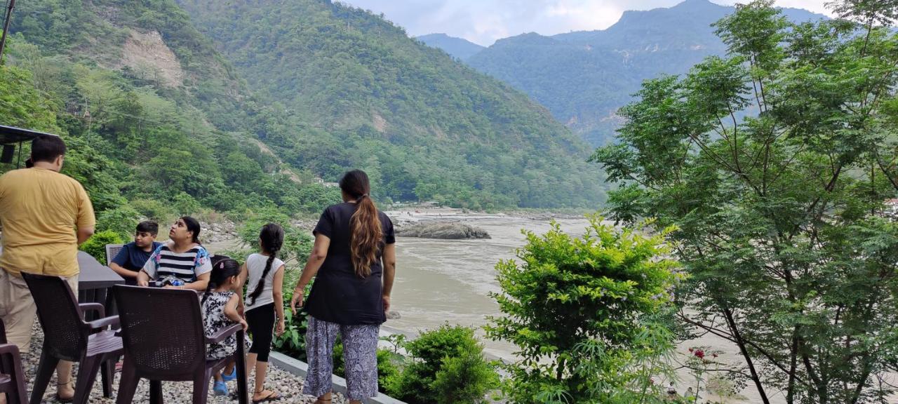H7 Stay On The Ganges, Yoga & Spa Resort, Rishīkesh Екстериор снимка